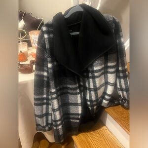 Women’s Large Plaid Open Front Jacket